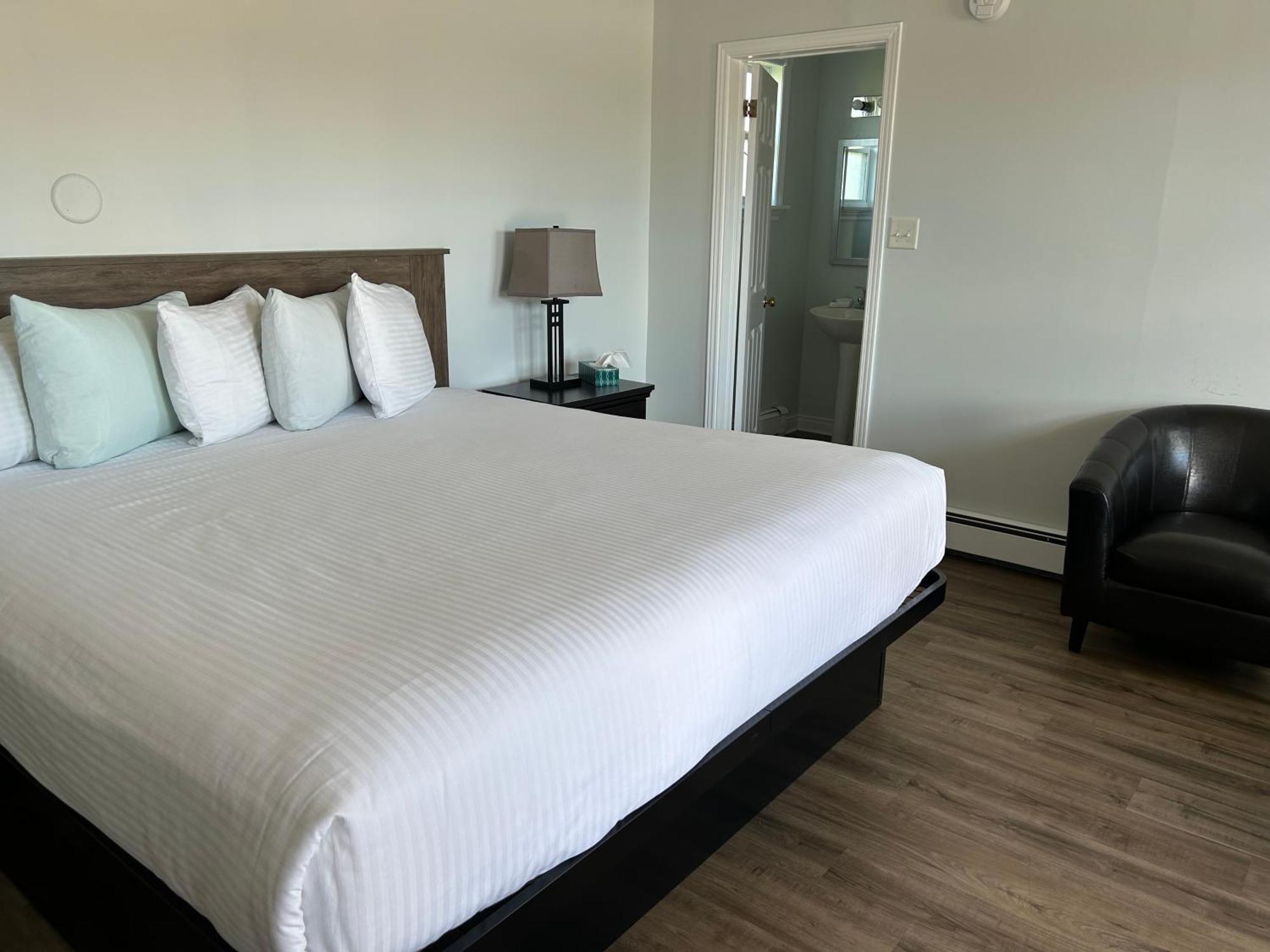 Middleton Motel & Suites Dış mekan fotoğraf